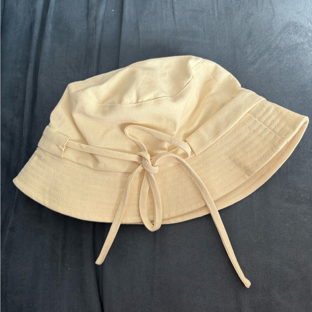 Jacquemus Tan Cream Bucket Hat - Picture 2 of 6
